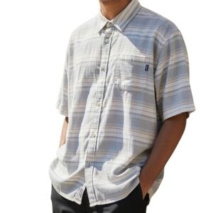 Relaxed Short-Sleeve Button-Down Shirt in Light Gray Stripe